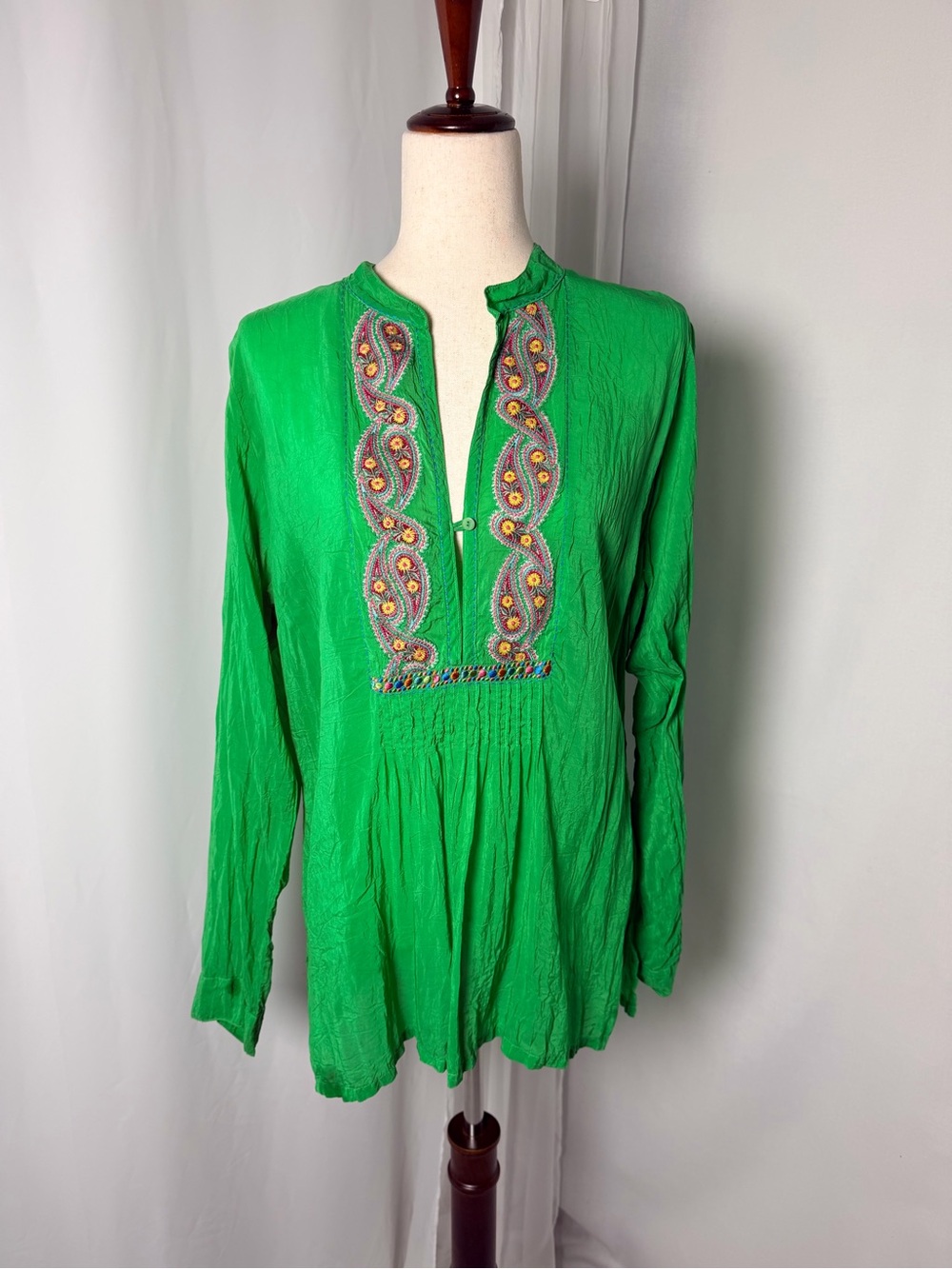 Vintage Johnny Was Boho Green Embroidered Split Neck Crinkle Tunic Blouse M